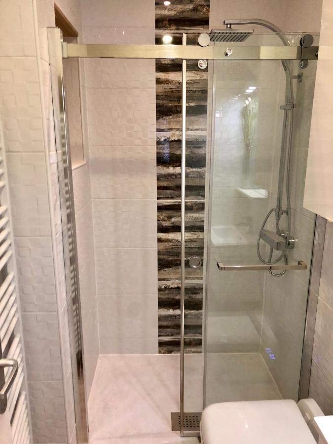 Rdc 1 - Chambre Meublee Au Coeur Du Centre Ville De Montluçon Eksteriør billede